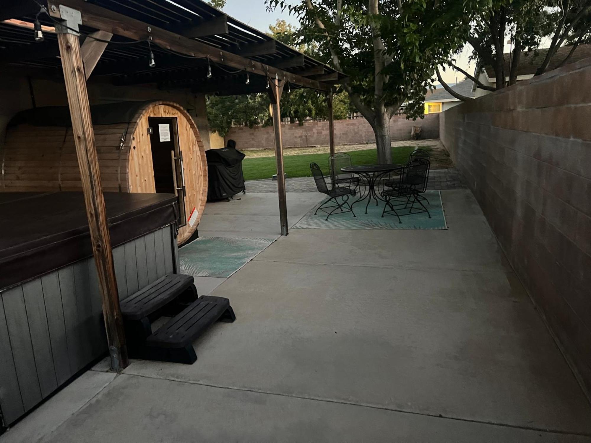 Cheerful 3Br 2Ba Sauna Spa Pool Table Ppong Bbq More ランカスター エクステリア 写真
